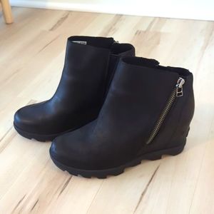 Sorel Women's Joan of Arctic Wedge III Zip Boot - 8.5